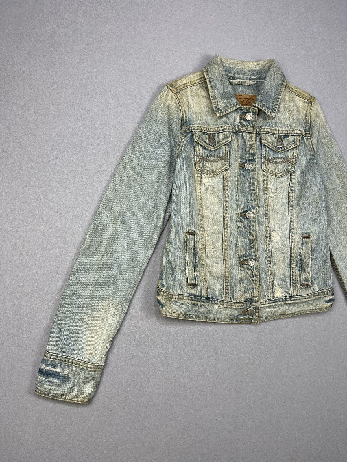 Abercrombie & Fitch ABERCROMBIE FITCH Distressed Wash Denim Jacket Size M / US 6-8 / IT 42-44 - 3 Thumbnail