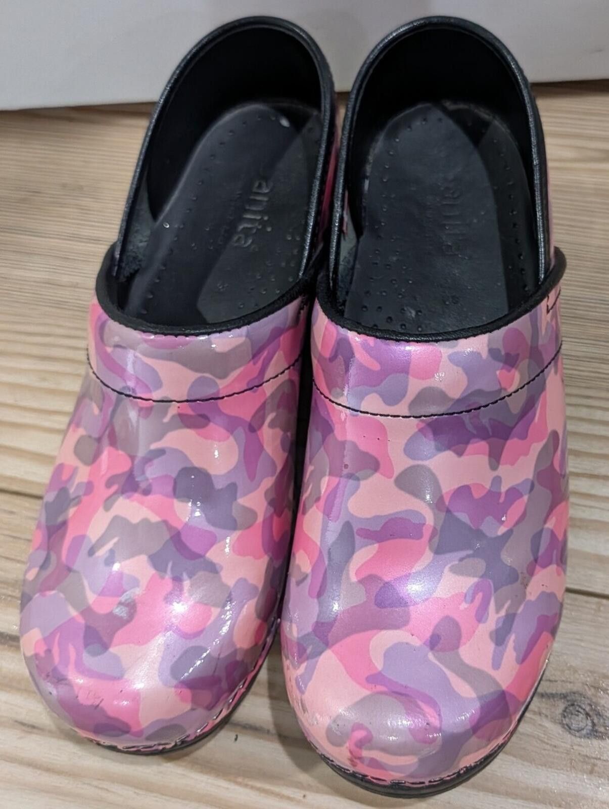 Santa Cruz Skateboards Sanita Pink Camo Closed-Back Clogs Size US 7.5 / IT 37.5 - 4 Thumbnail