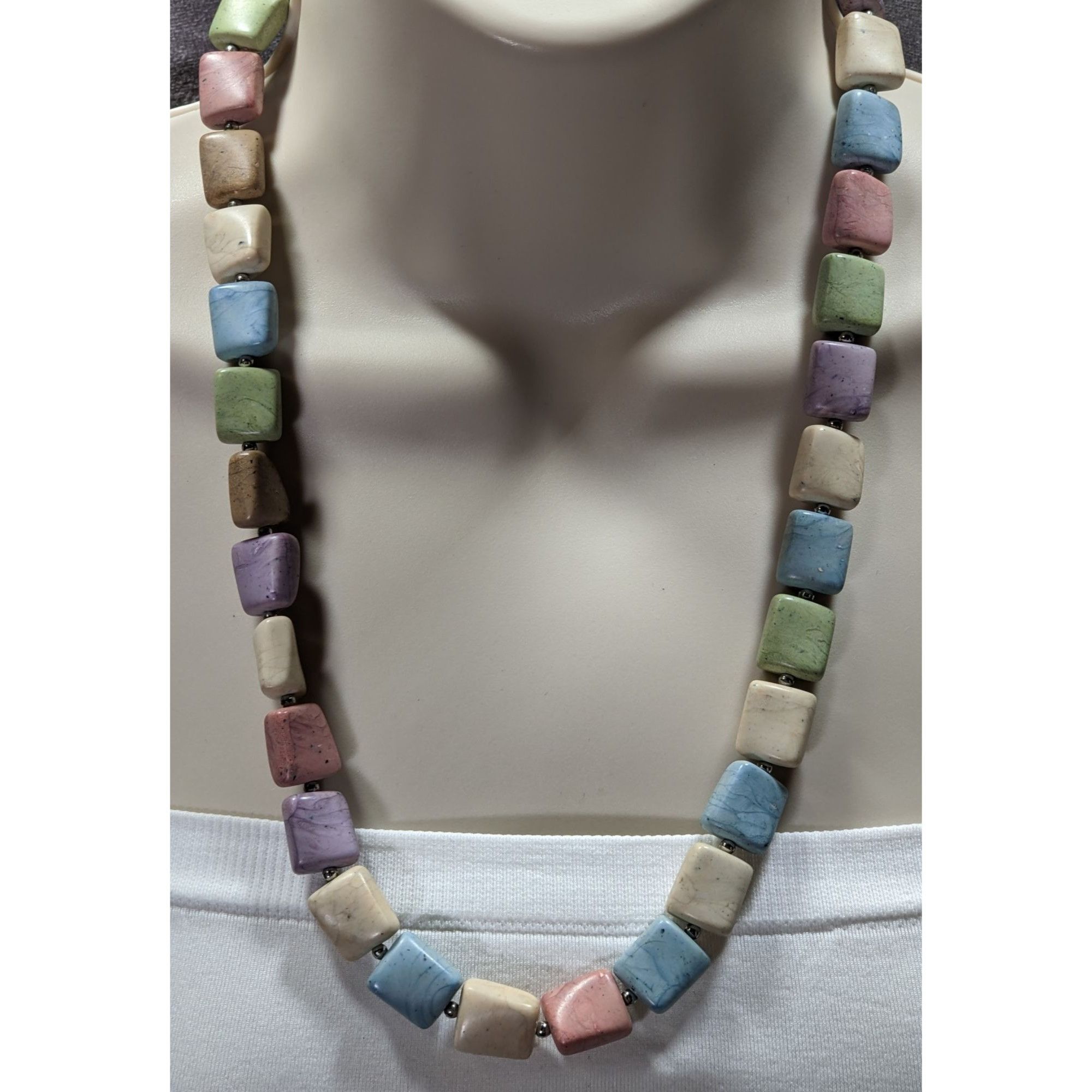 Other Vintage Pastel Faux Stone Marbled Beaded Necklace Size ONE SIZE - 5 Thumbnail