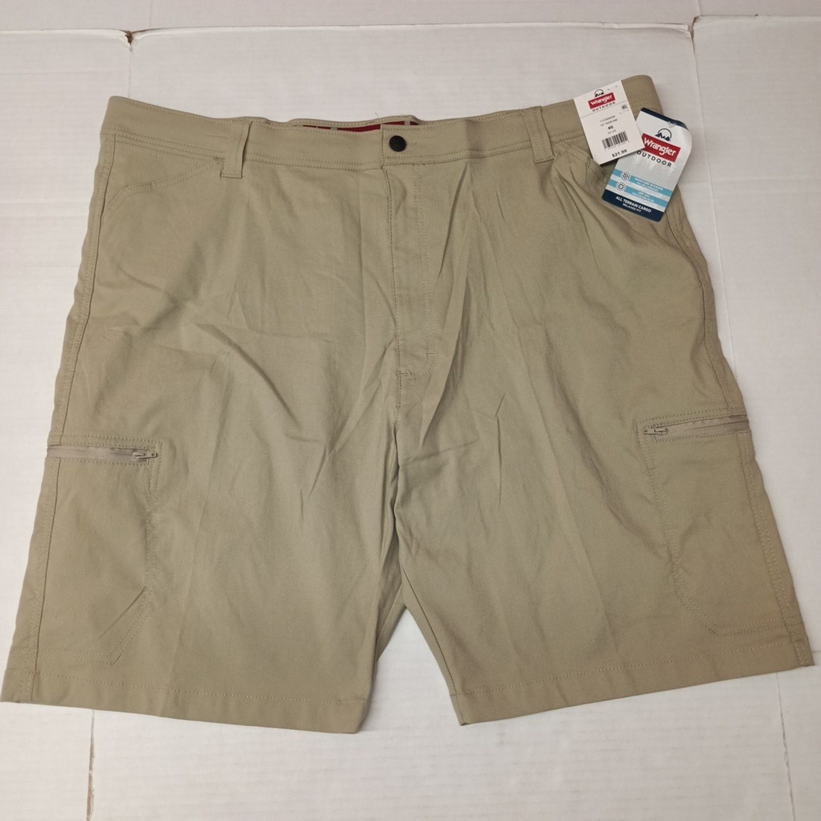 Wrangler Wrangler Cargo Shorts Men's Size 46 Beige 10" Inseam Relaxed Size US 44 / EU 60 - 1 Thumbnail