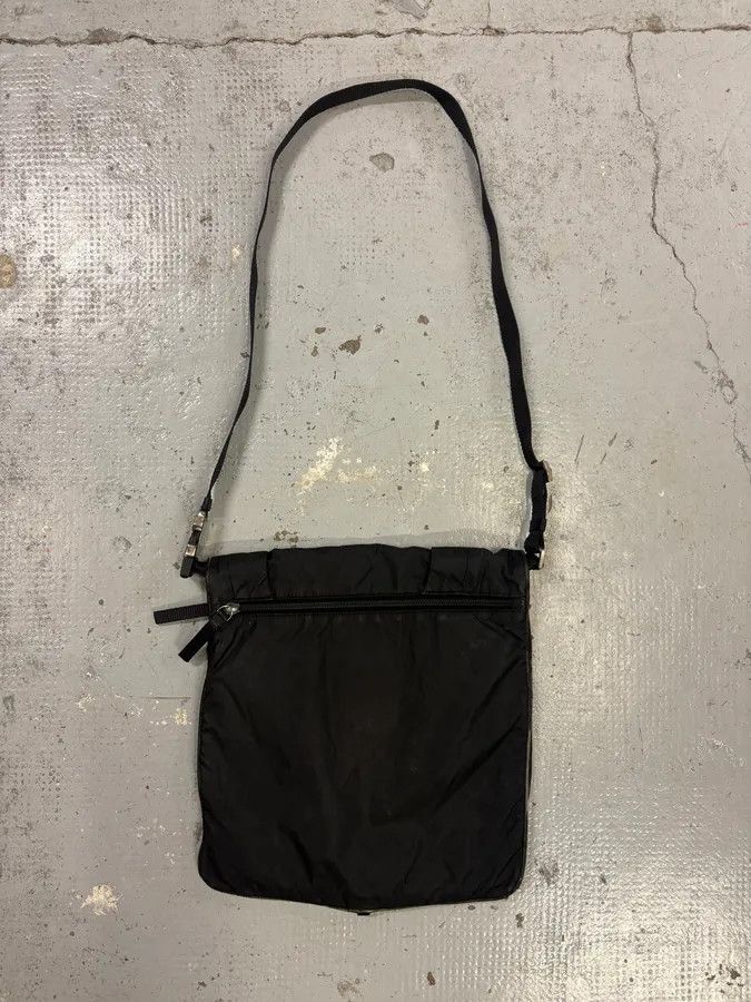 Prada 2000s Prada Black Linea Rossa Nylon Shoulder Bag Size ONE SIZE - 5 Thumbnail