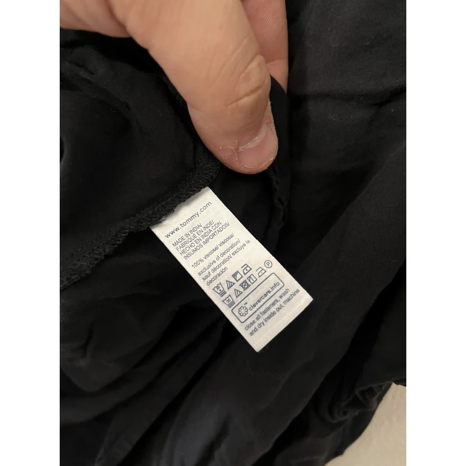 Tommy Hilfiger Tommy Hilfiger Blouse Sleeveless M Black Viscose Womens Shirt-Sleeveless Medium Black 90s 80s? Size M / US 6-8 / IT 42-44 - 4 Thumbnail