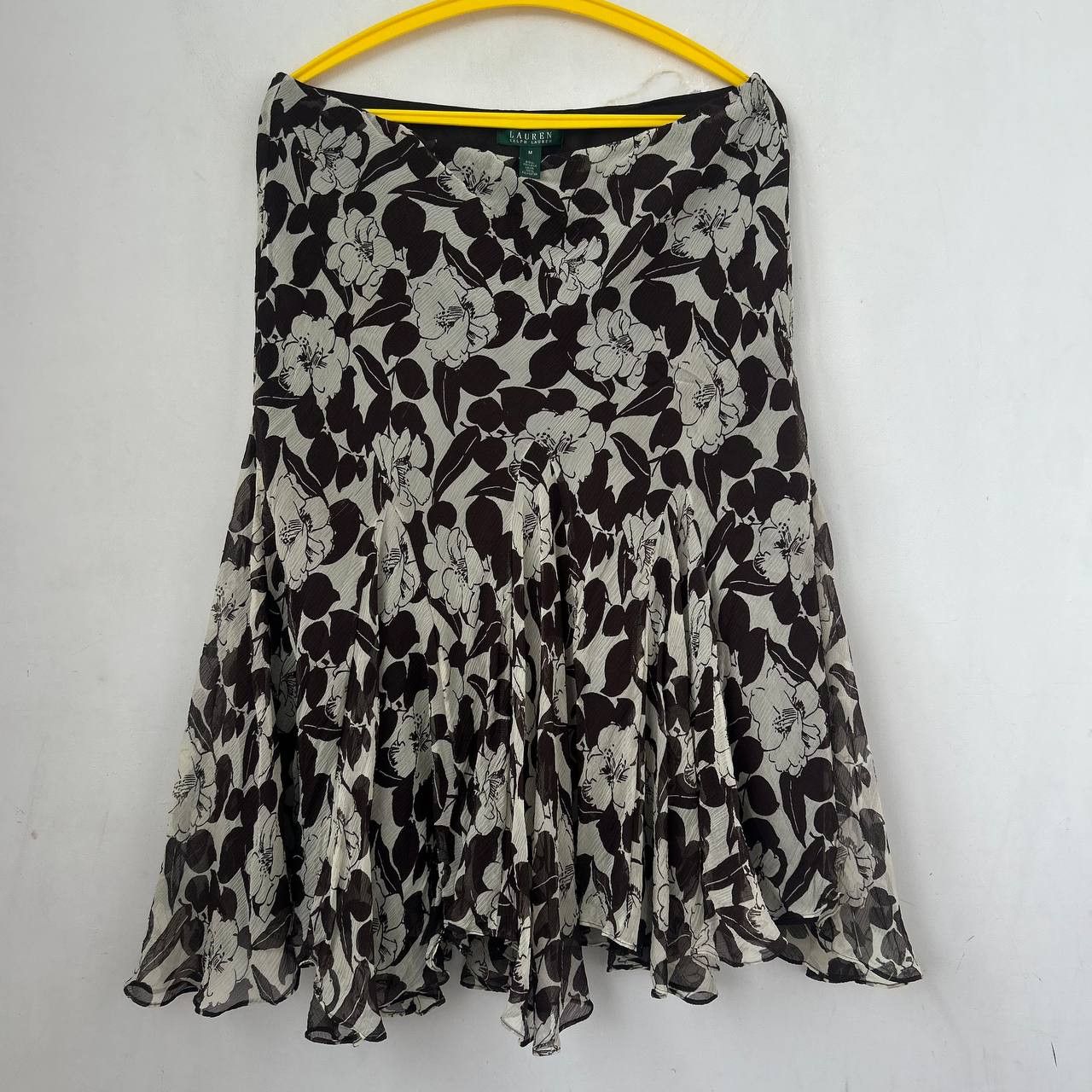 Ralph Lauren Ralph Lauren silk skirt #1412 Size 32" / US 10 / IT 46 - 1 Thumbnail