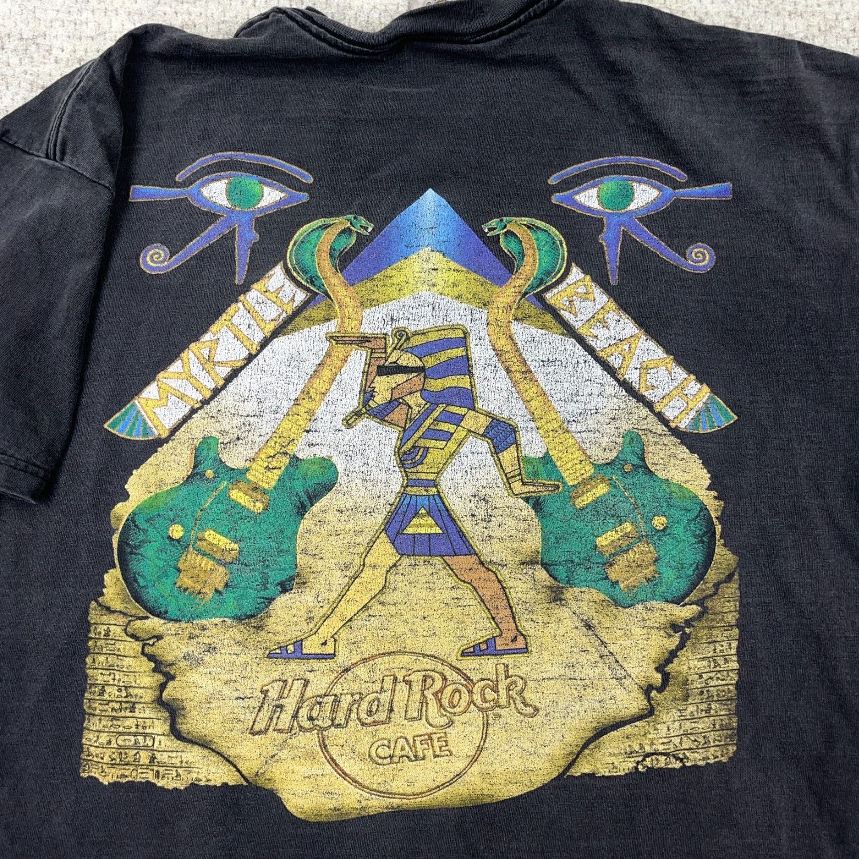 Hard Rock Cafe VINTAGE Hard Rock Cafe Shirt Men XL Black Faded 90s Tee Pyramid Guitar Worn Size US XL / EU 56 / 4 - 4 Thumbnail