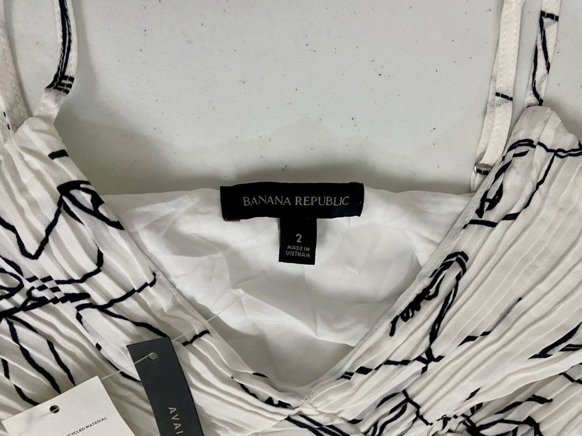 Banana Republic BANANA REPUBLIC PLISSÉ MIDI DRESS TATTOO FACES PLEATS 2 NWT Size XS / US 0-2 / IT 36-38 - 5 Thumbnail