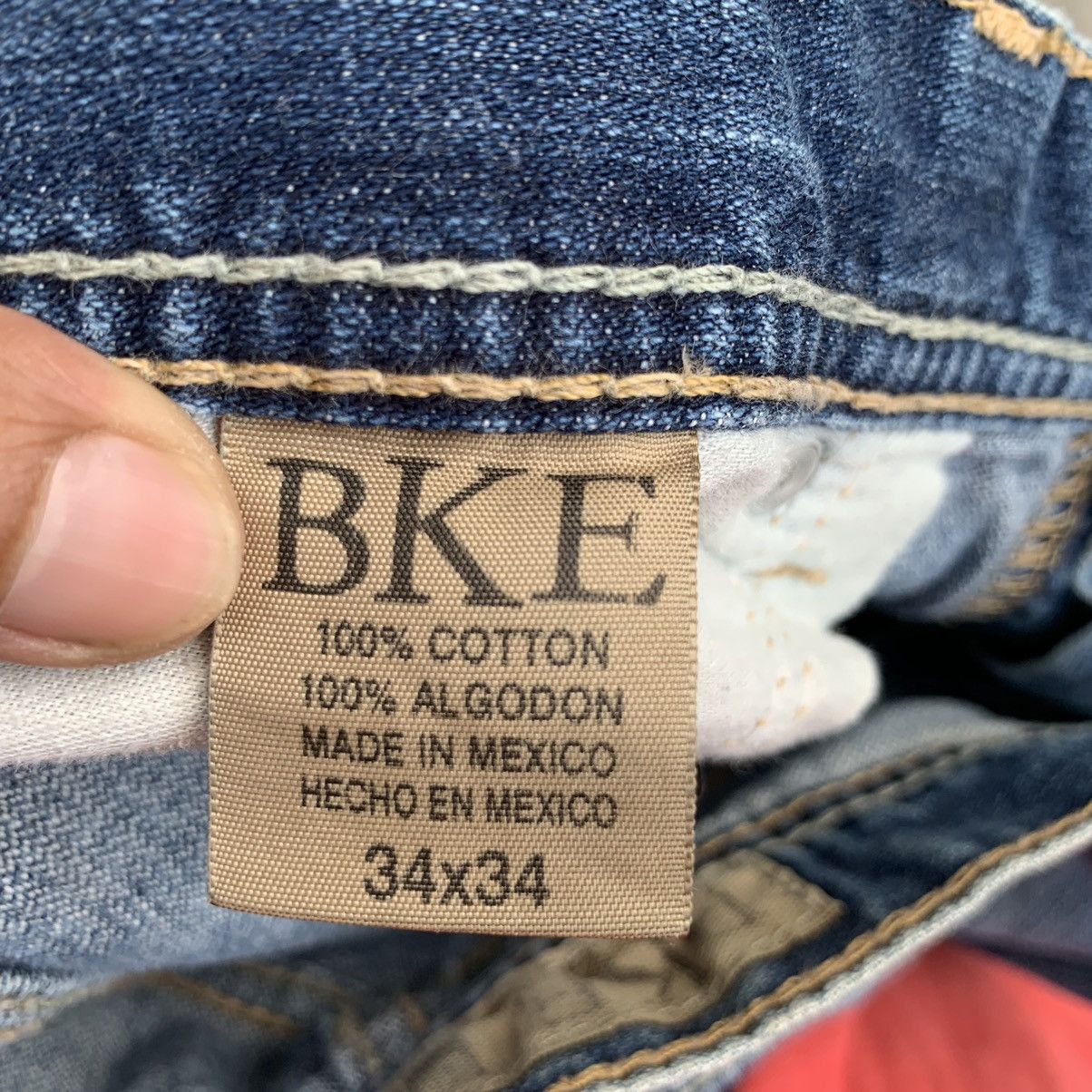 Japanese Brand Vintage BKE Bullet Shot Hole Distressed Denim W34 Size US 34 / EU 50 - 15 Thumbnail