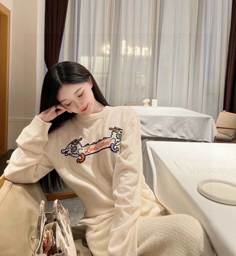 Louis Vuitton Louis Vuitton Beige double-head dragon knitted sweater 2504 Size US M / EU 48-50 / 2 - 7 Thumbnail
