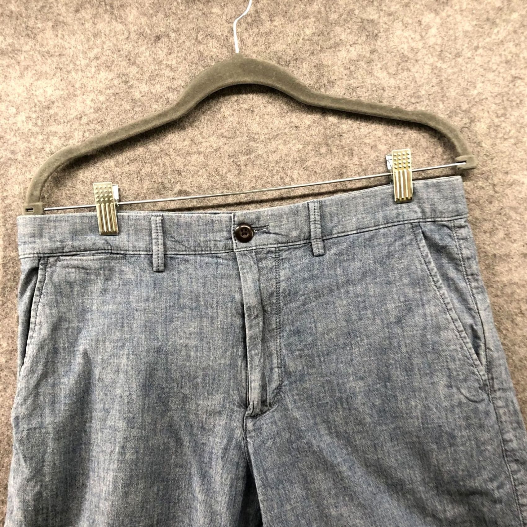 Gap Gap 10'' Chambray Chino Shorts Mens 32 Blue Lightweight Cotton Flat Front Side Zip Pockets Casual 10 in Inseam Regular Sizing Mens Size US 32 / EU 48 - 3 Thumbnail