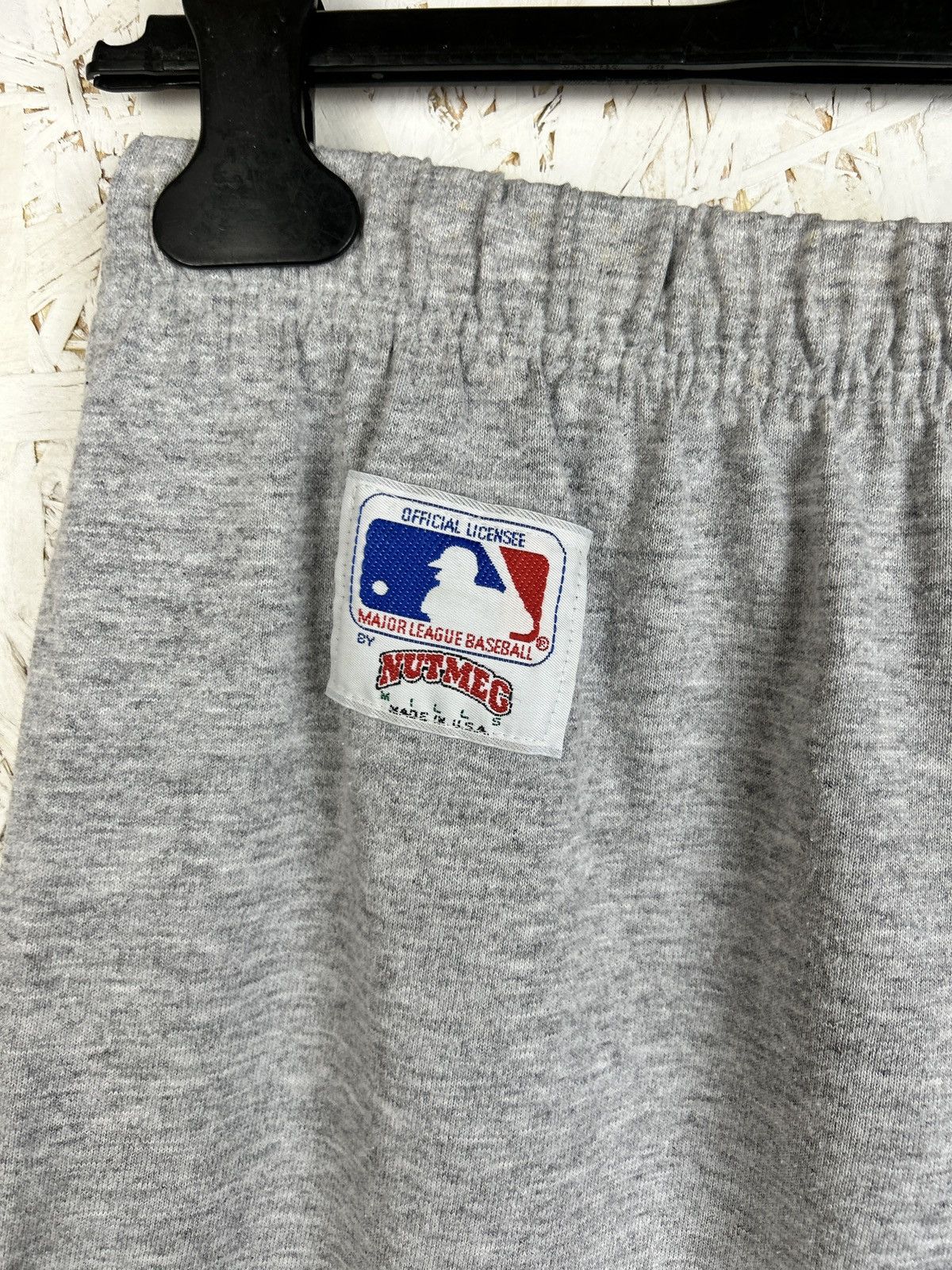 Nutmeg 90s Nutmeg 1990 MLB Don Mattingly #23 NY Yankees Shorts Size US 34 / EU 50 - 7 Thumbnail