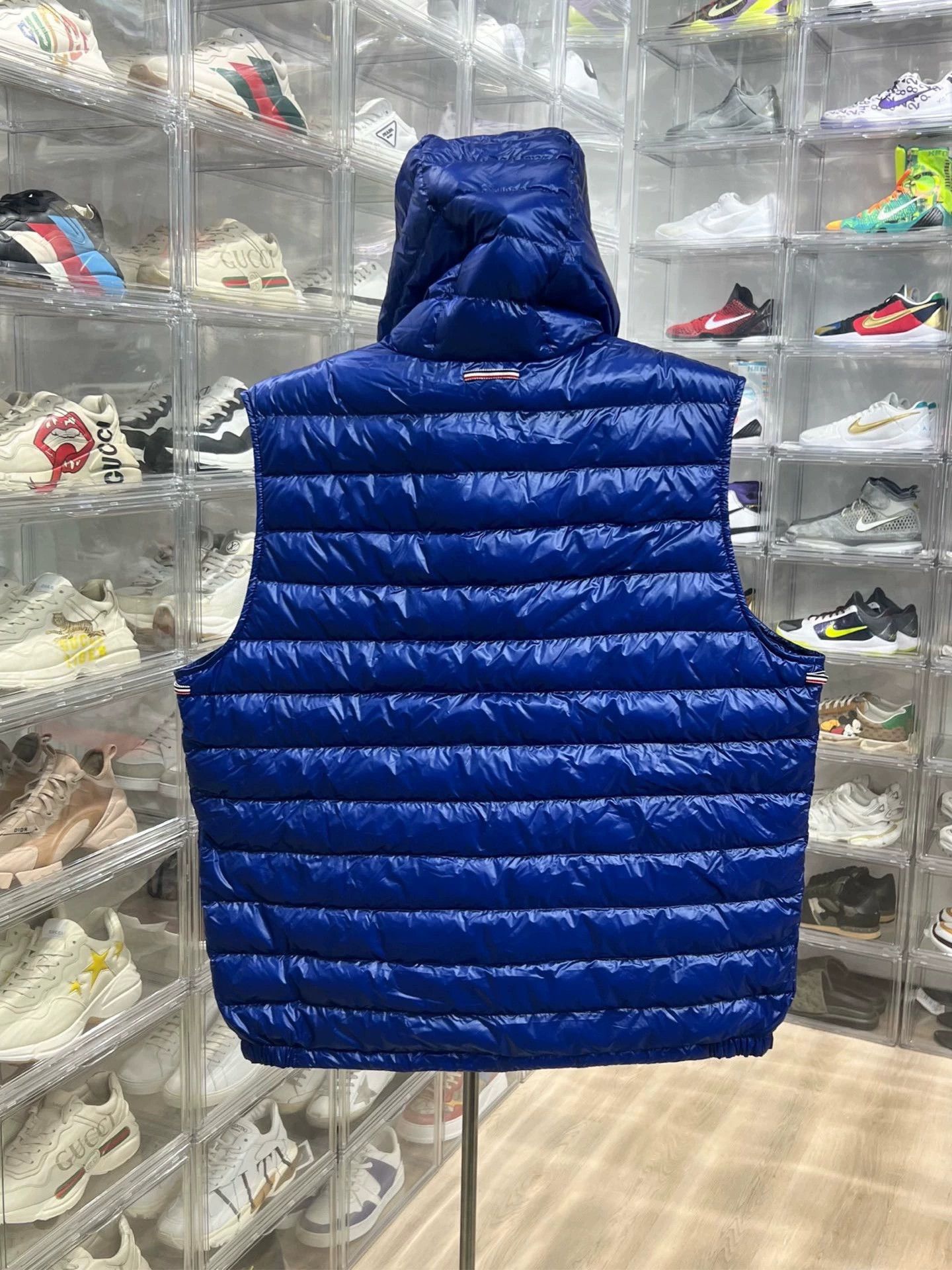 Moncler moncler blue hooded down vest size 6 Size US XXL / EU 58 / 5 - 6 Thumbnail
