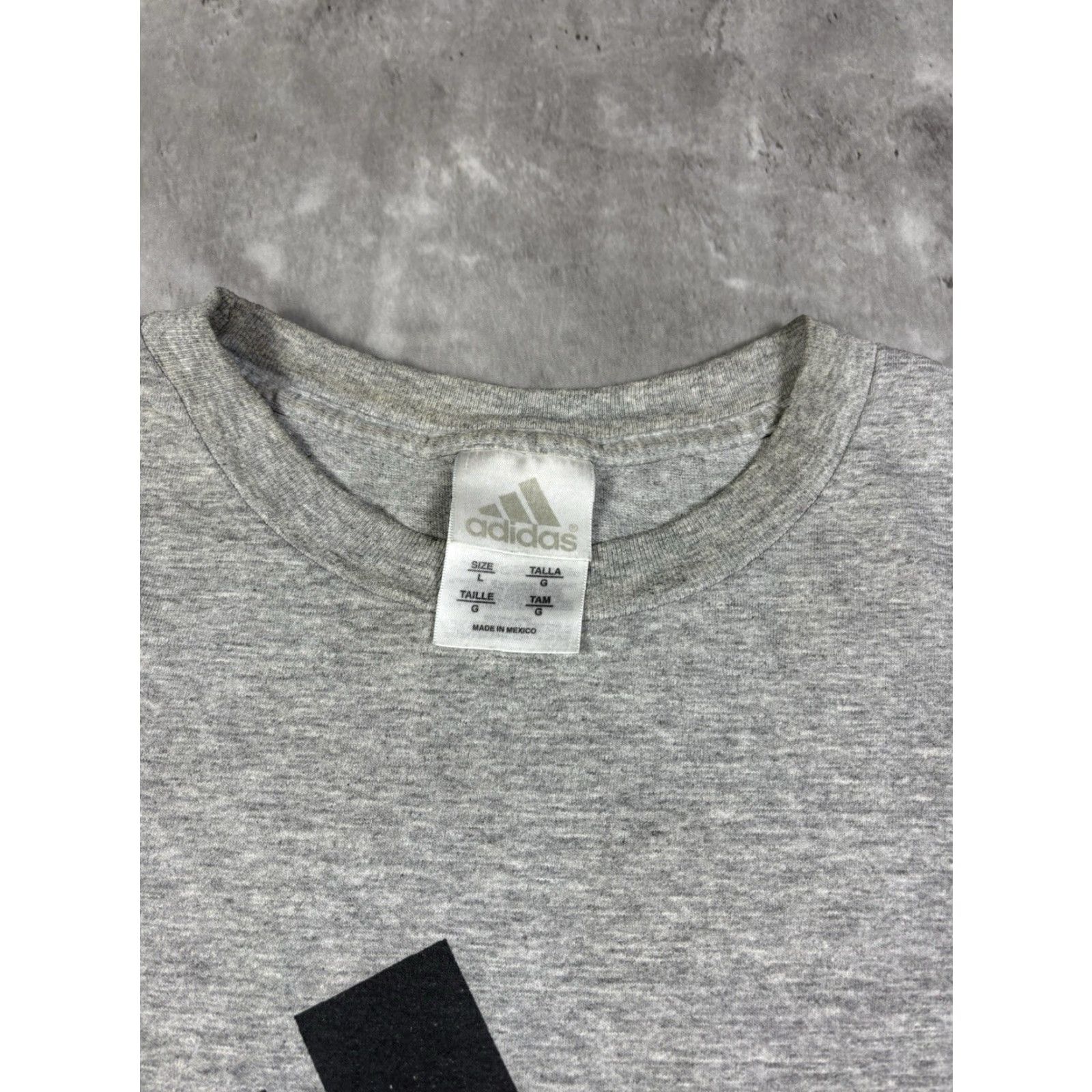 Adidas VINTAGE adidas T-Shirt Men L Grey Crew Neck Short Sleeve Logo Classic Sports 90s X-Large Bleach Free! Size US L / EU 52-54 / 3 - 4 Thumbnail