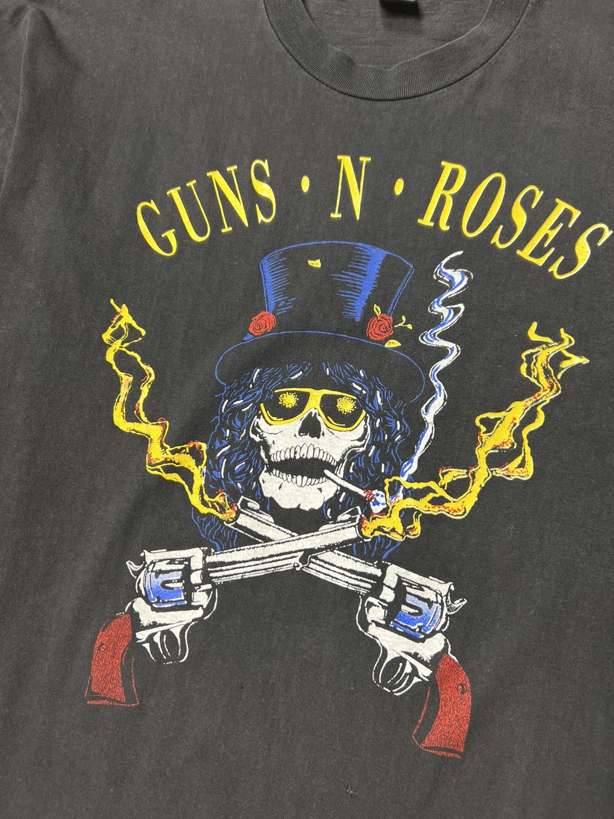 Band Tees Rare Vintage 90s Guns N Roses Big Logo Tee Size US XL / EU 56 / 4 - 8 Thumbnail