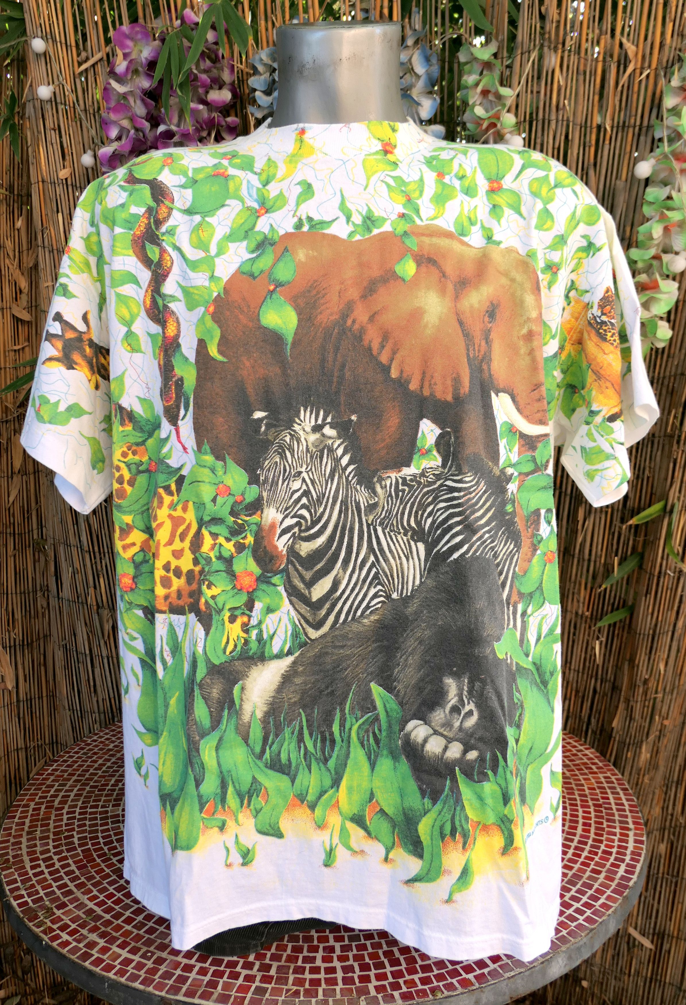 Vintage Vintage 1992 JUNGLE Elephant Zebra All Over Print T Shirt XL Size US XL / EU 56 / 4 - 1 Thumbnail