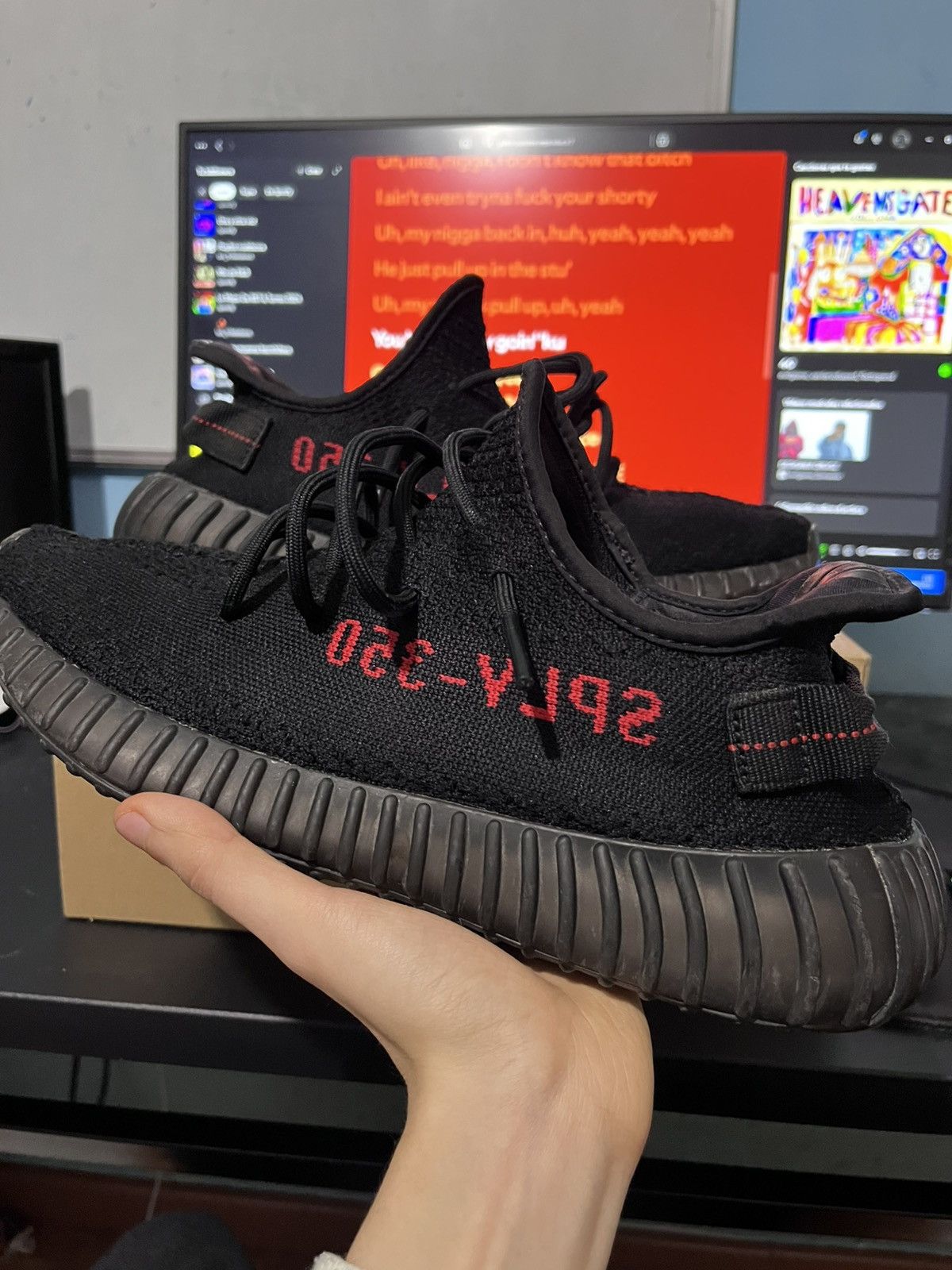 Adidas Adidas Yeezy 350 v2 Bred Size US 9.5 / EU 42-43 - 6 Thumbnail