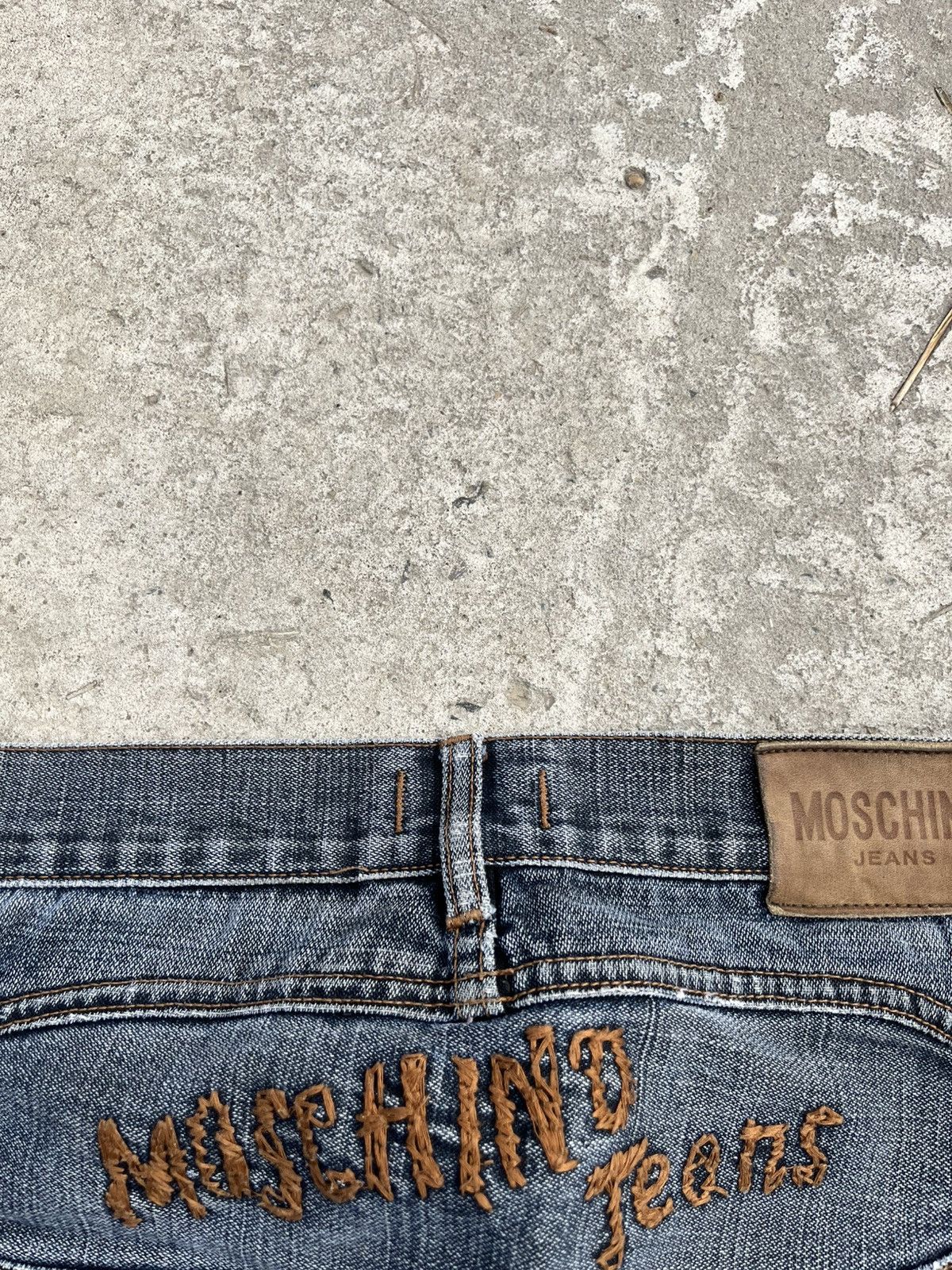 Japanese Brand × Moschino Moschino Vintage Big Logo Faded Distressed Denim Jeans Y2K Size US 30 / EU 46 - 10 Thumbnail