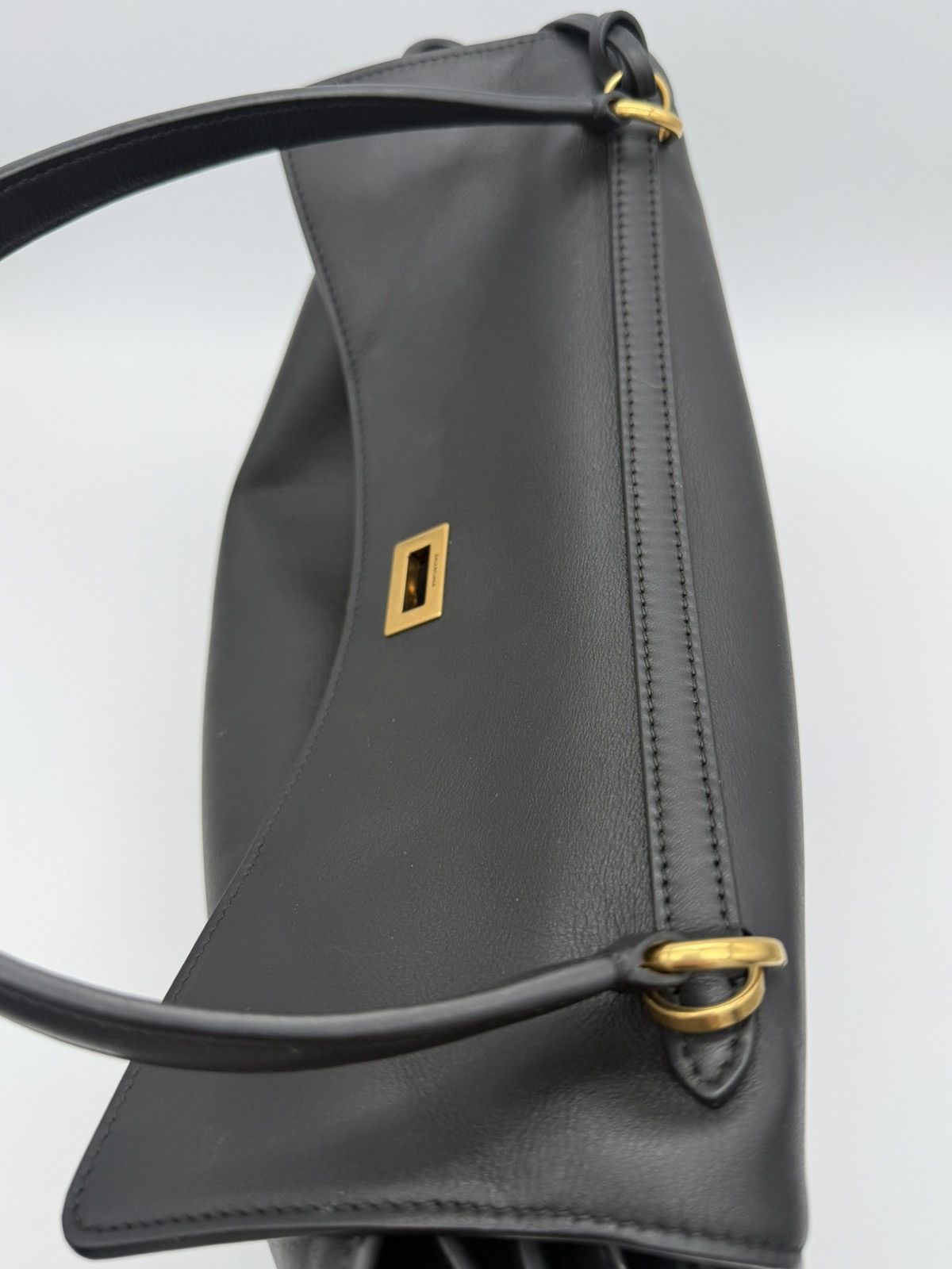 Balenciaga Balenciaga Rodeo Shoulder Bag Leather Medium $4590 Size ONE SIZE - 10 Thumbnail