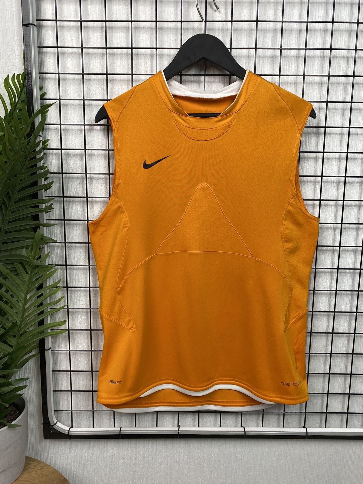 Nike Nike Mercurial vintage Tank top orange M size training Size US M / EU 48-50 / 2 - 1 Thumbnail