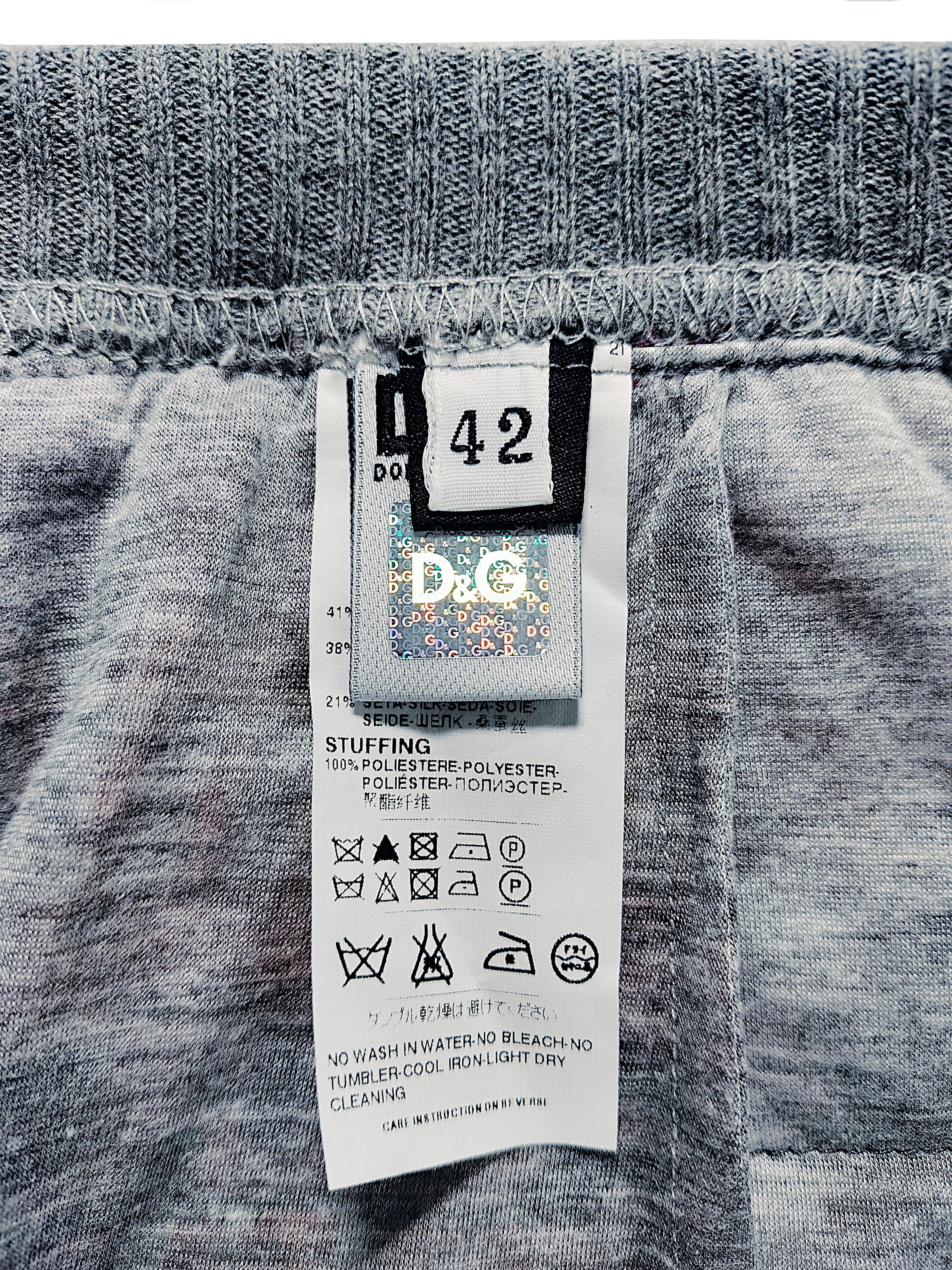 Dolce & Gabbana FW 2011 Alphabet Quilted Shorts - Runway Piece Size 28" / US 6 / IT 42 - 7 Thumbnail