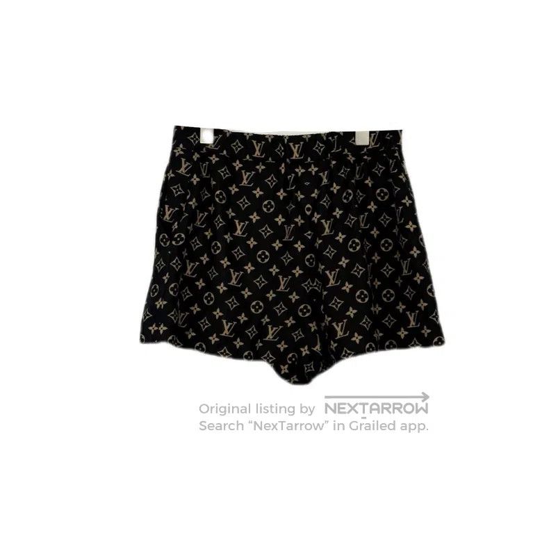 Louis Vuitton Louis Vuitton Black full logo mulberry silk shorts Size US 38 / EU 54 - 2 Thumbnail