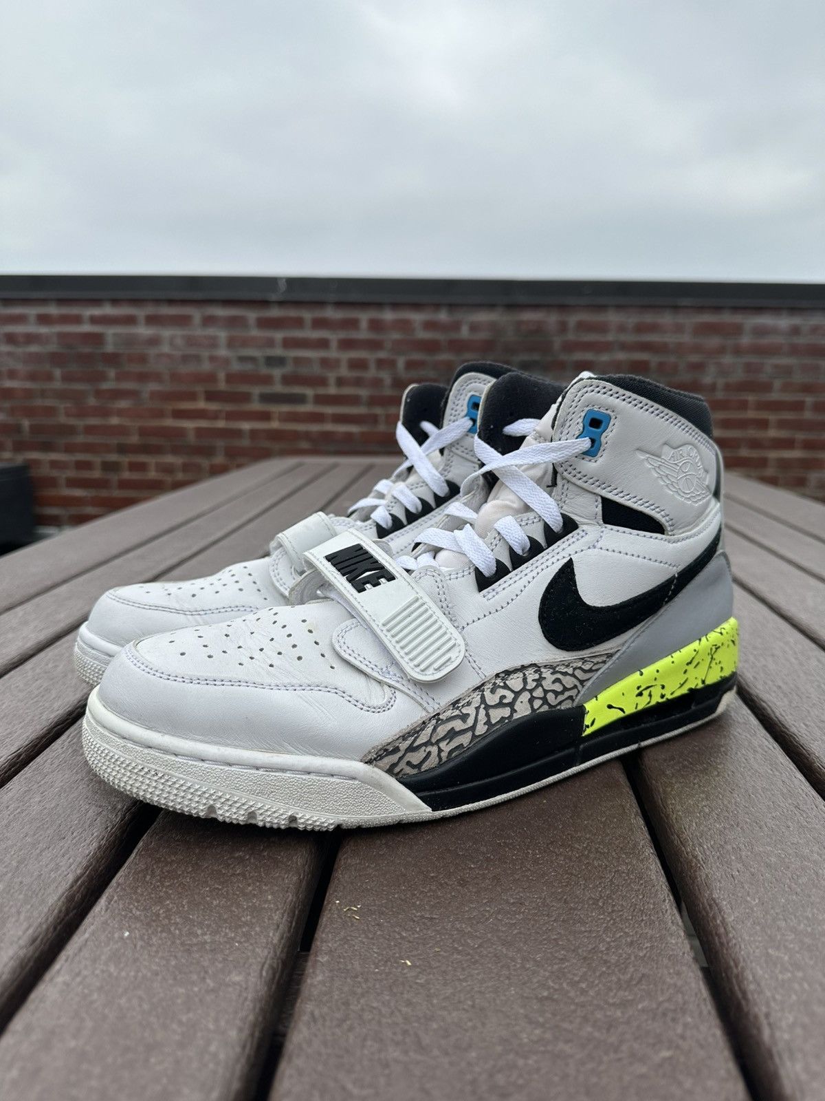 Jordan Brand “Command Force Volt” Jordan Legacy 312 Size US 11 / EU 44 - 3 Thumbnail