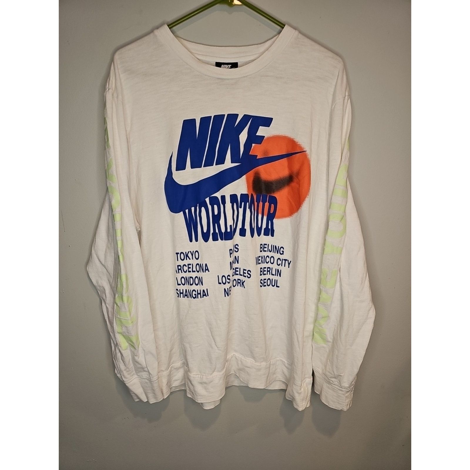 Nike Nike World Tour Long Sleeve T-Shirt Top Beaverton Size XL Size US XL / EU 56 / 4 - 1 Thumbnail