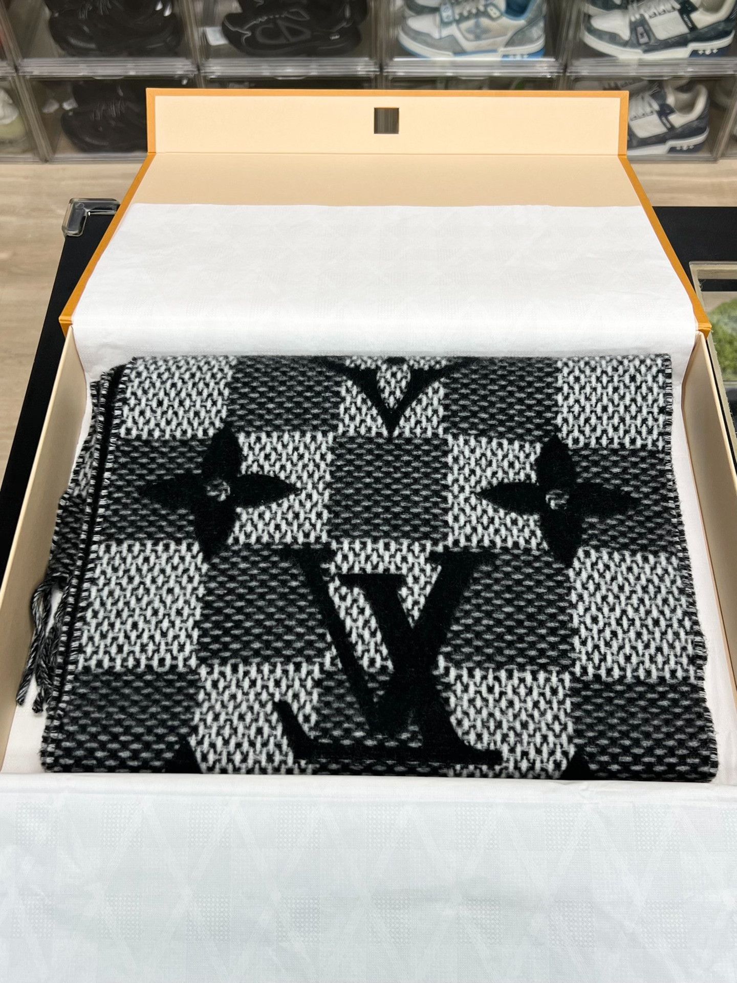 Louis Vuitton Louis Vuitton Black Scarf one size Men Size ONE SIZE - 1 Thumbnail