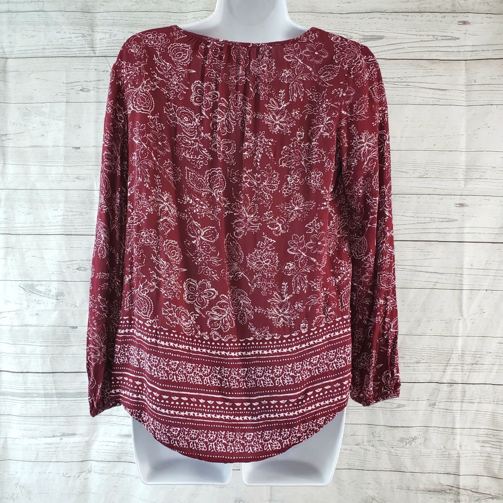 Old Navy Old Navy Womens Top Small Red White Floral Long Sleeve Rayon Blouse Shirt Womens XS? Size S / US 4 / IT 40 - 4 Thumbnail