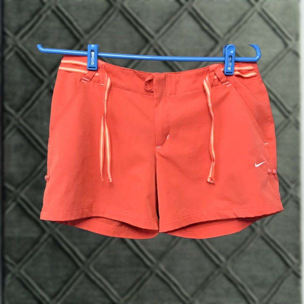 Nike Nike Shorts Shirt Women S Pink Casual Activewear 4-6 belt Zip fly elastic waist Pockets 4.5 Inseam 30 in Waist 1517 Size 28" / US 6 / IT 42 - 1 Thumbnail