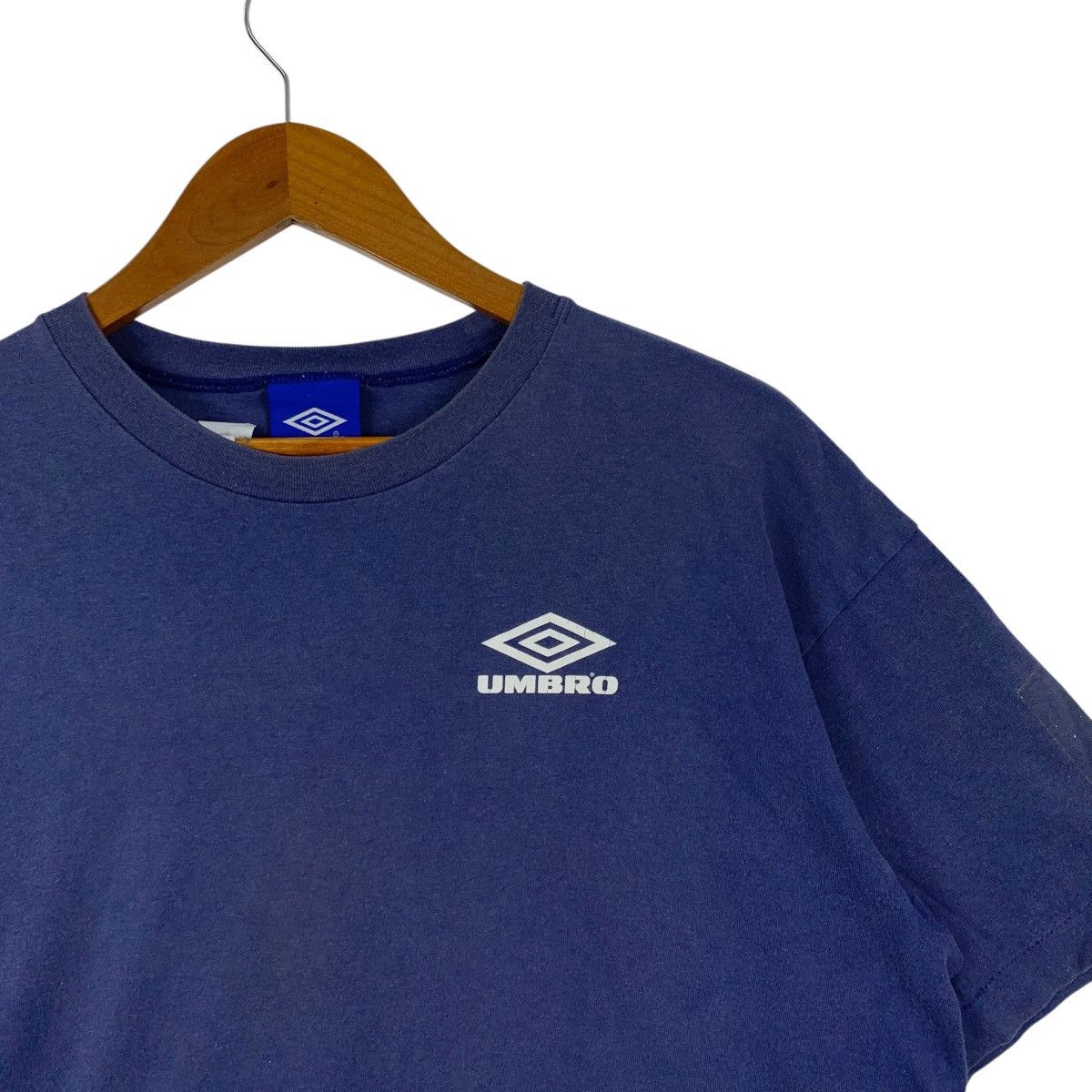 Umbro Vintage UMBRO BEACH BALL Sportswear Japan Tshirt Size US L / EU 52-54 / 3 - 6 Thumbnail