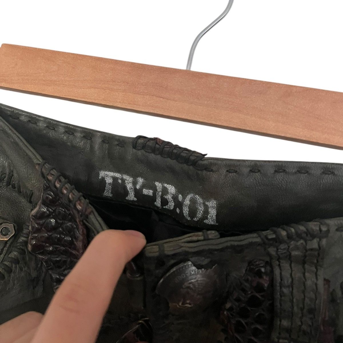 14th Addiction 14th addiction leather crocodile pants Size US 31 - 6 Thumbnail