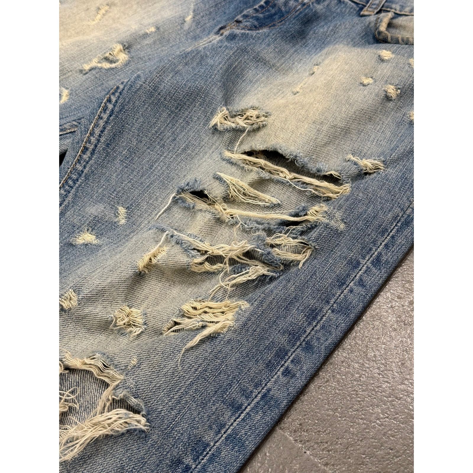 Roberto Cavalli 2000s Cavalli distressed studded jeans Size US 30 / EU 46 - 4 Thumbnail