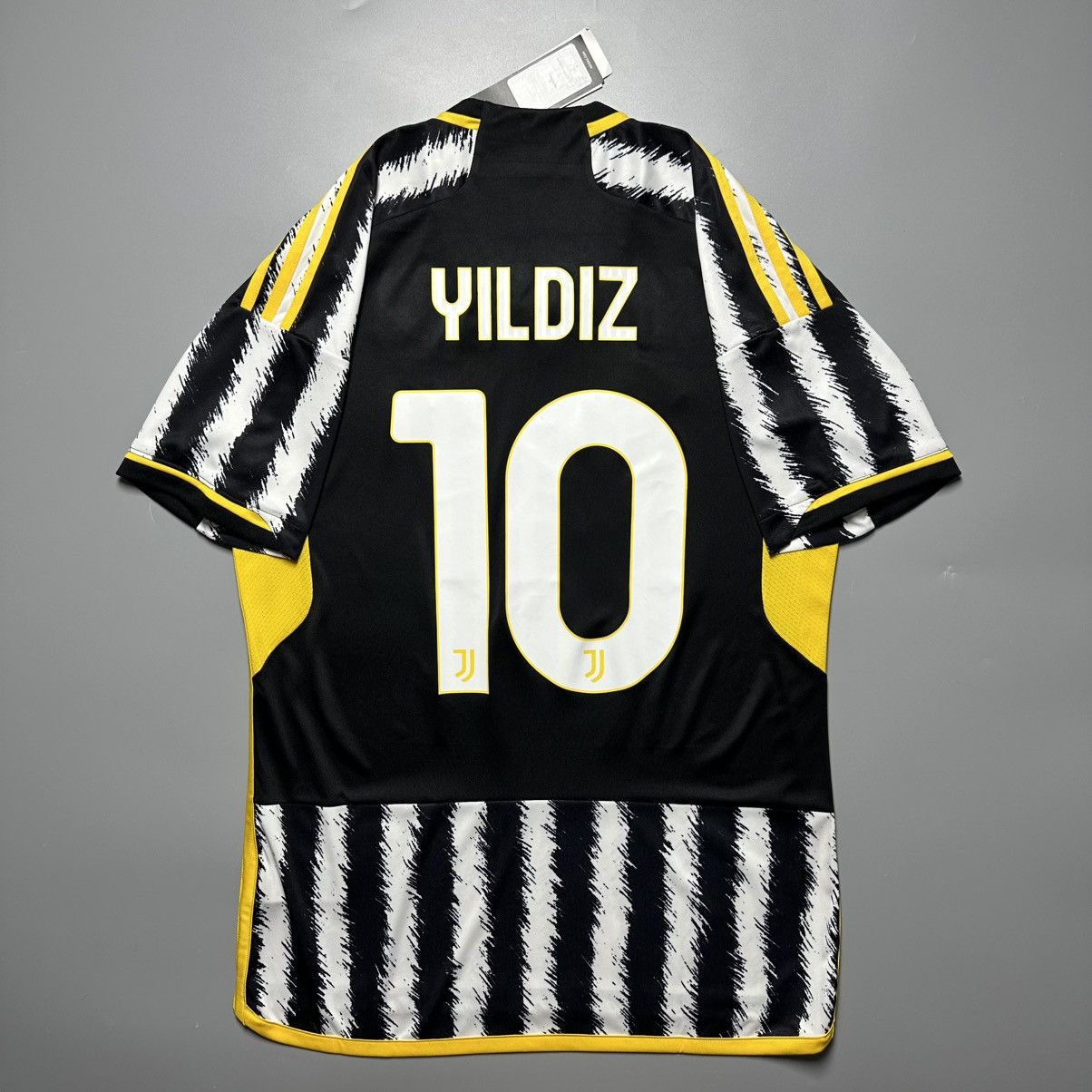 Adidas JUVENTUS ADIDAS 2024/2025 FOOTBALL HOME JERSEY #10 YILDIZ Size US M / EU 48-50 / 2 - 1 Thumbnail