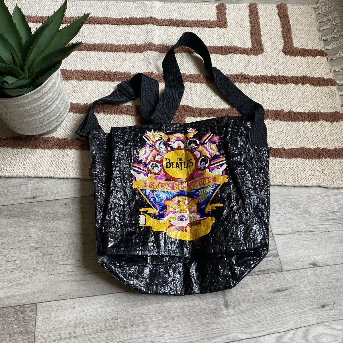 Band Tees VINTAGE THE BEATLES YELLOW SUBMARINE CROSSBODY BAG Size ONE SIZE - 2 Thumbnail