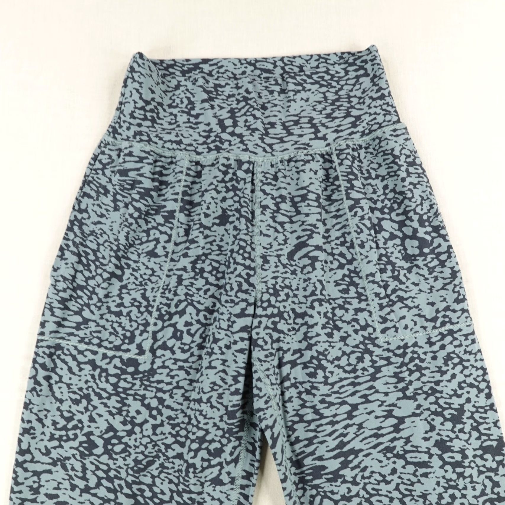 Athleta Athleta Pants Womens Small Blue Black Elation Jogger Animal Print Performance Size 28" / US 6 / IT 42 - 2 Thumbnail