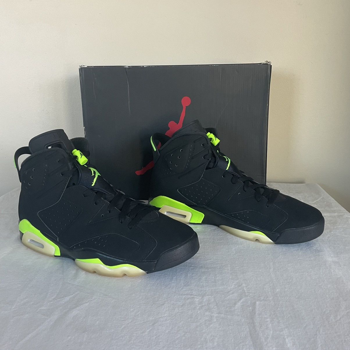 Jordan Brand × Nike Nike Air Jordan 6 Retro Electric Green Mens US Size 12 Size US 12 / EU 45 - 4 Thumbnail
