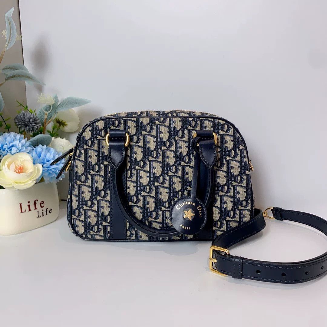 Dior Pre-loved Bag Very good condition Size ONE SIZE - 1 Preview