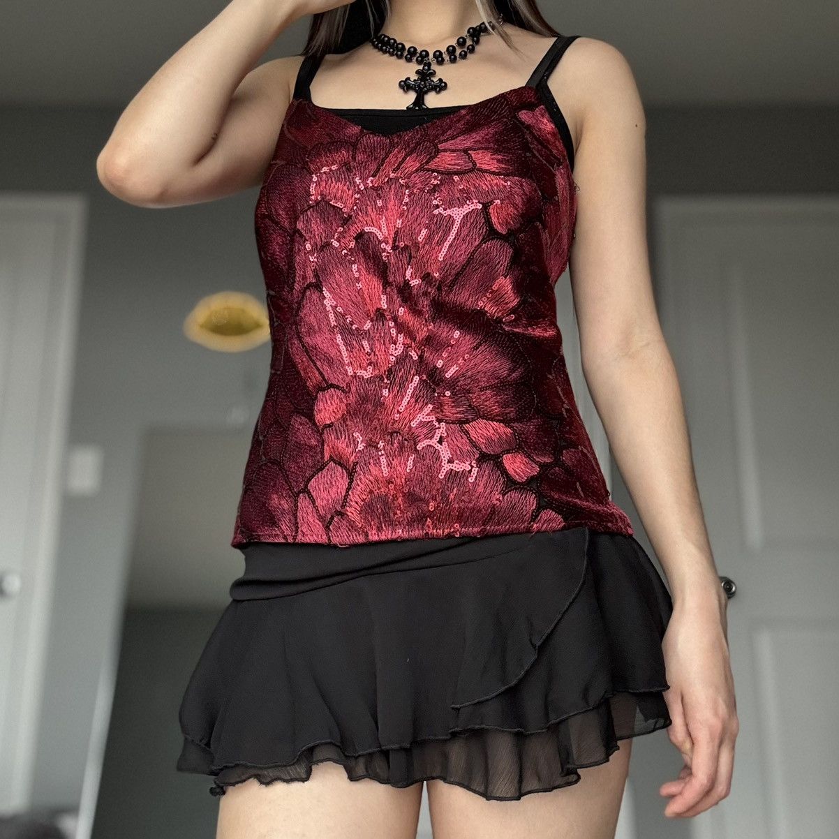 White House Black Market Y2K White House Black Market Red Floral Sequin Corset Tank Size XS / US 0-2 / IT 36-38 - 11 Thumbnail