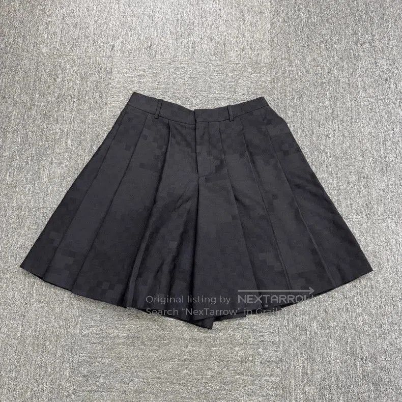 Louis Vuitton Louis Vuitton Damier Pleated Shorts. Size US 38 / EU 54 - 1 Thumbnail
