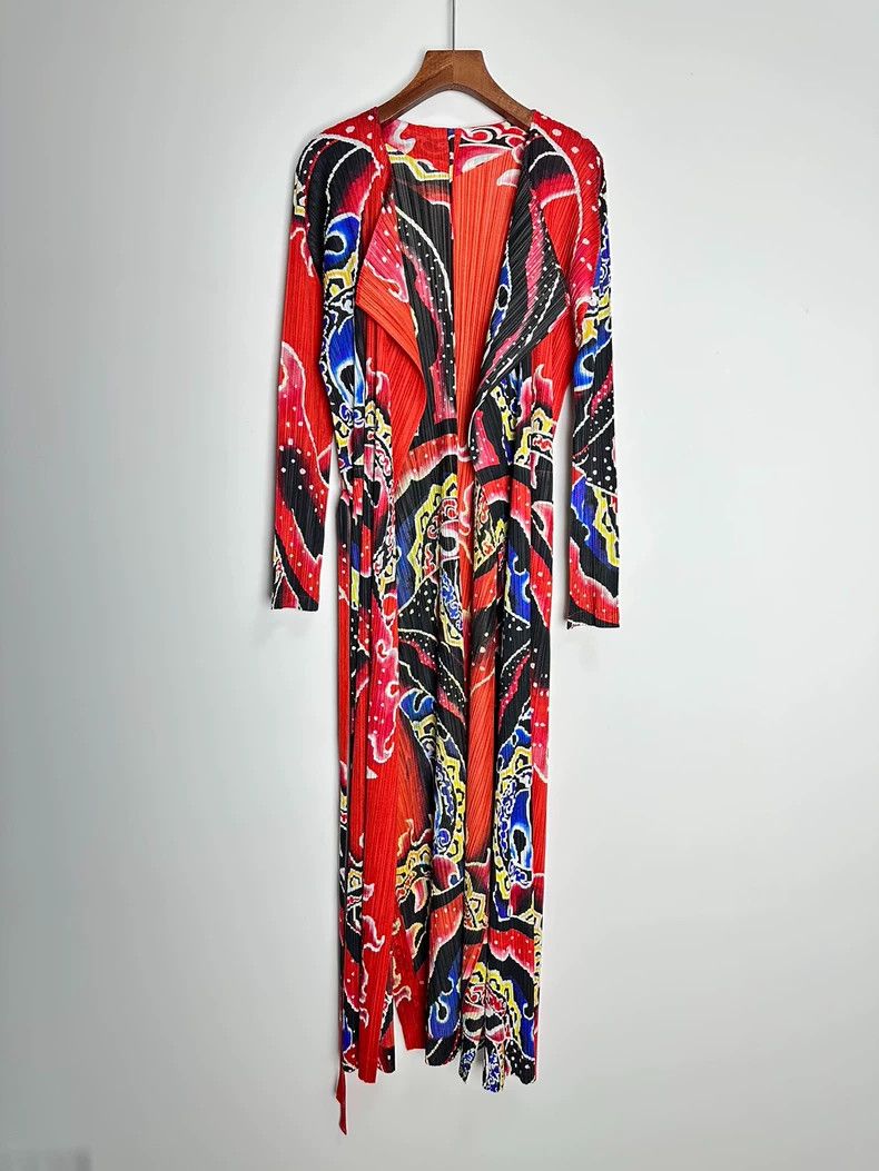 Issey Miyake Issey Miyake A long cardigan with a red mask Size XXL / US 16-18 / IT 52-54 - 1 Thumbnail