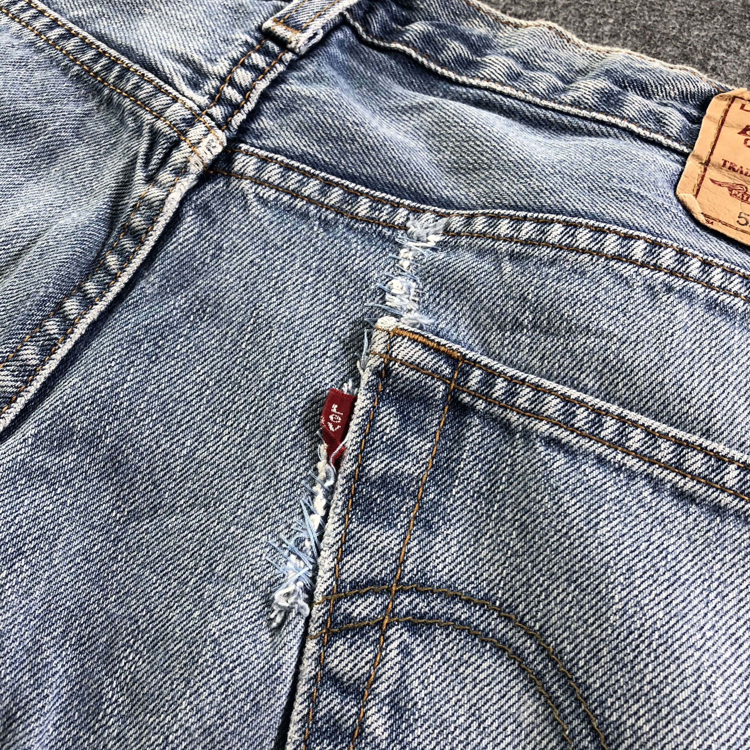 Levi's Vintage Light Wash Levis 550 Jeans-J3261 Size US 37 - 9 Thumbnail