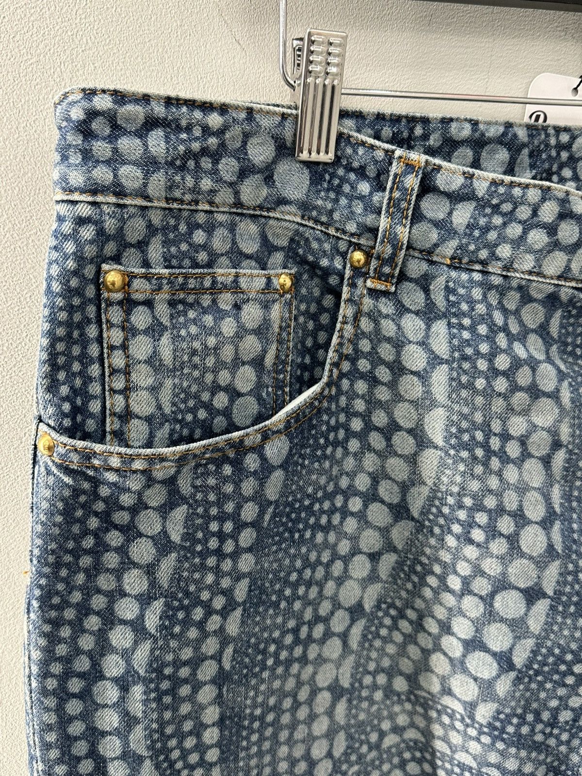 Louis Vuitton Louis Vuitton x Yayoi Kusama All Over Pumpkin Denim Pants Size US 36 / EU 52 - 7 Thumbnail