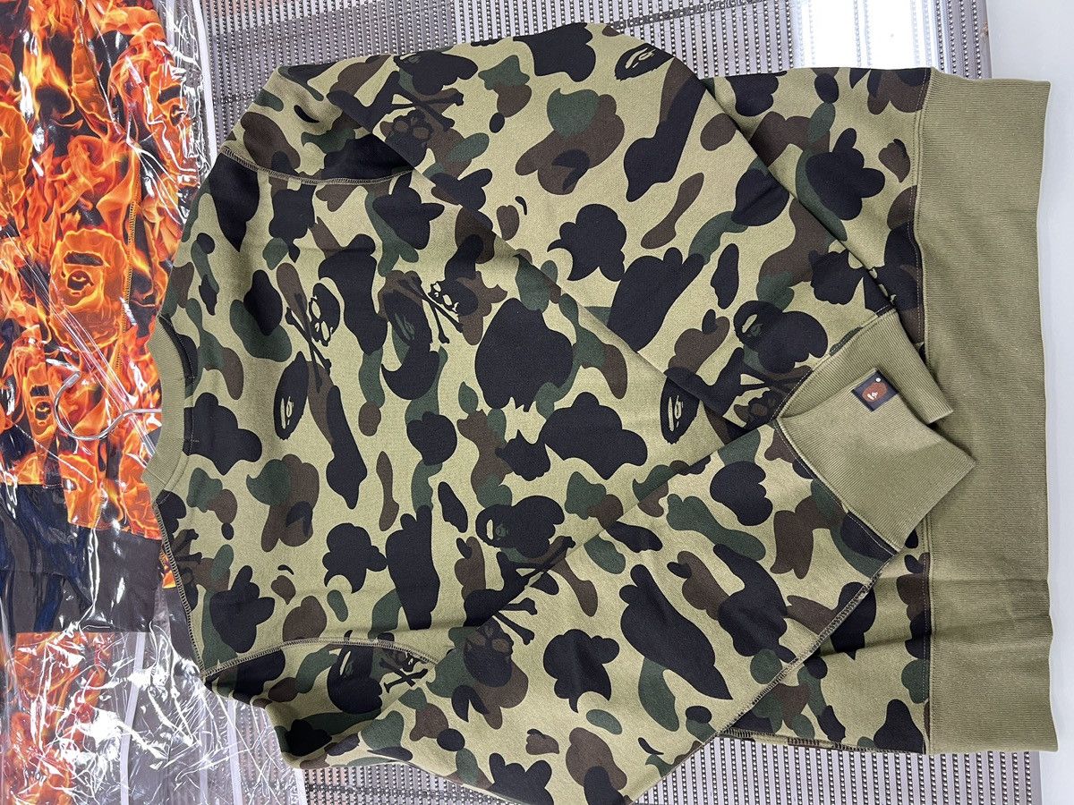 BAPE x MASTERMIND SHARK CREWNECK