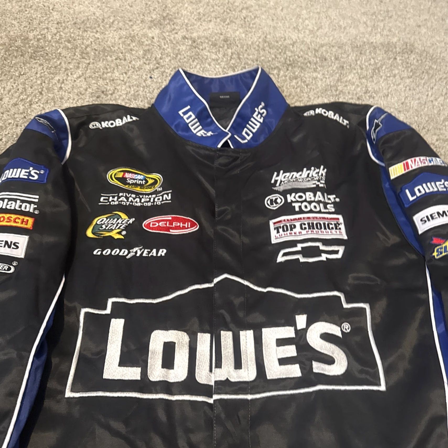 Chase Authentics Nascar Racing Lowe’s Jimmie Johnson 2011 Snap Front Jacket XL Men Polyester Blue Bomber Snap Front Chase Authentics Racing Mens XL Size US XL / EU 56 / 4 - 3 Thumbnail
