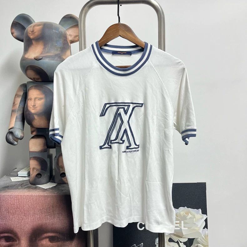 Louis Vuitton Louis Vuitton Short Sleeve Embroidered Shirt- DMC Size US XL / EU 56 / 4 - 1 Thumbnail