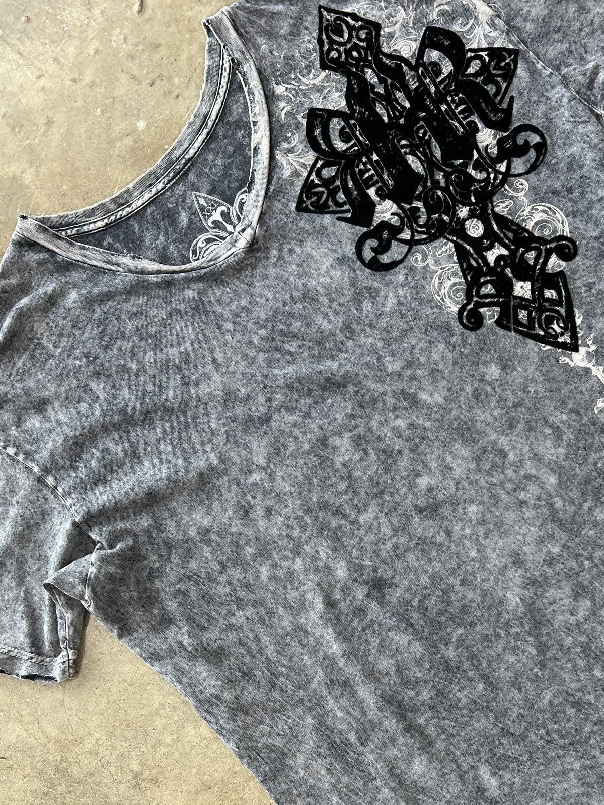 Roar × Vintage Vintage Affliction Style Y2K Roar Acid Wash V-neck Tee XXL Size US XXL / EU 58 / 5 - 5 Thumbnail