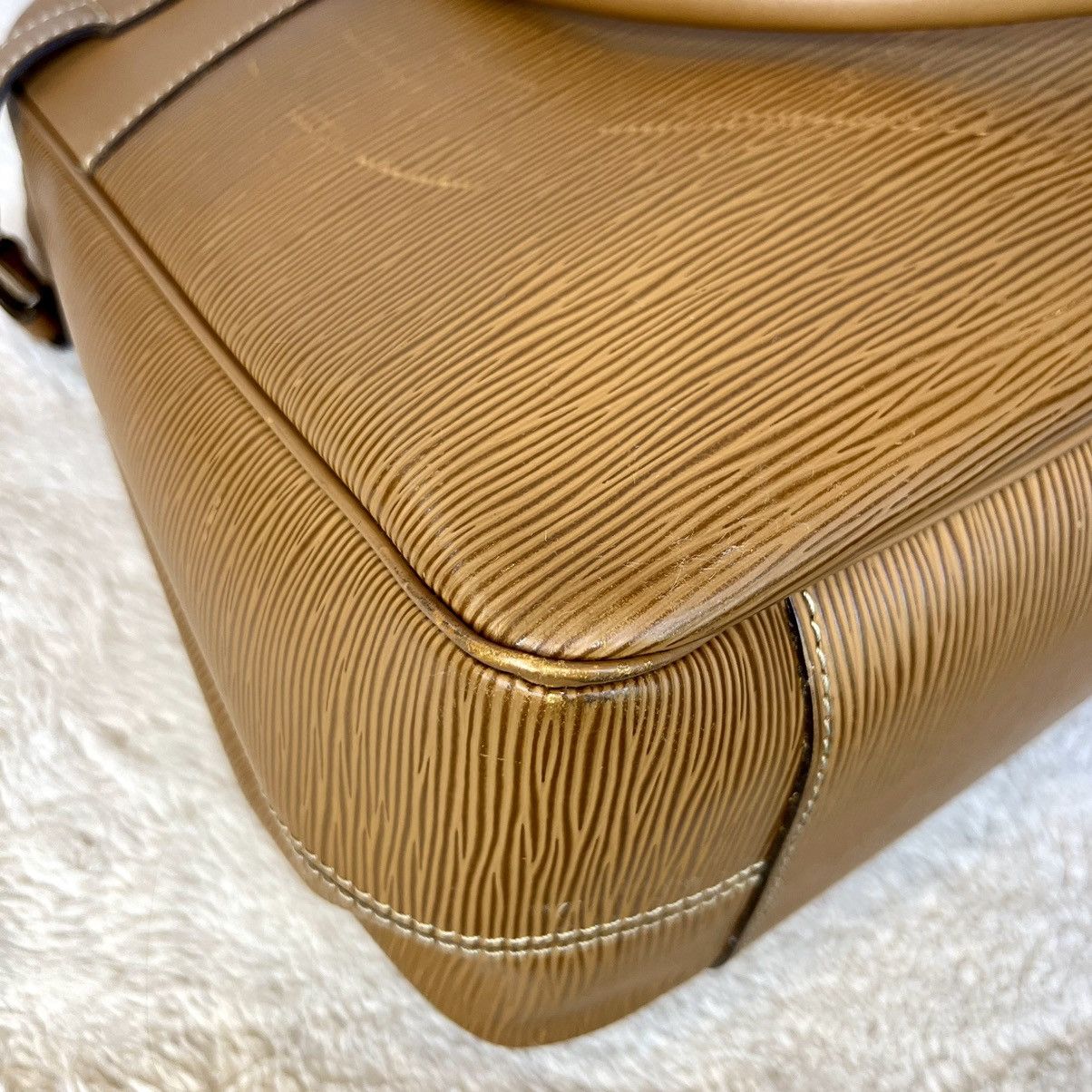 Louis Vuitton Louis Vuitton Cognac Epi Passy GM Shoulder Bag Size ONE SIZE - 10 Thumbnail