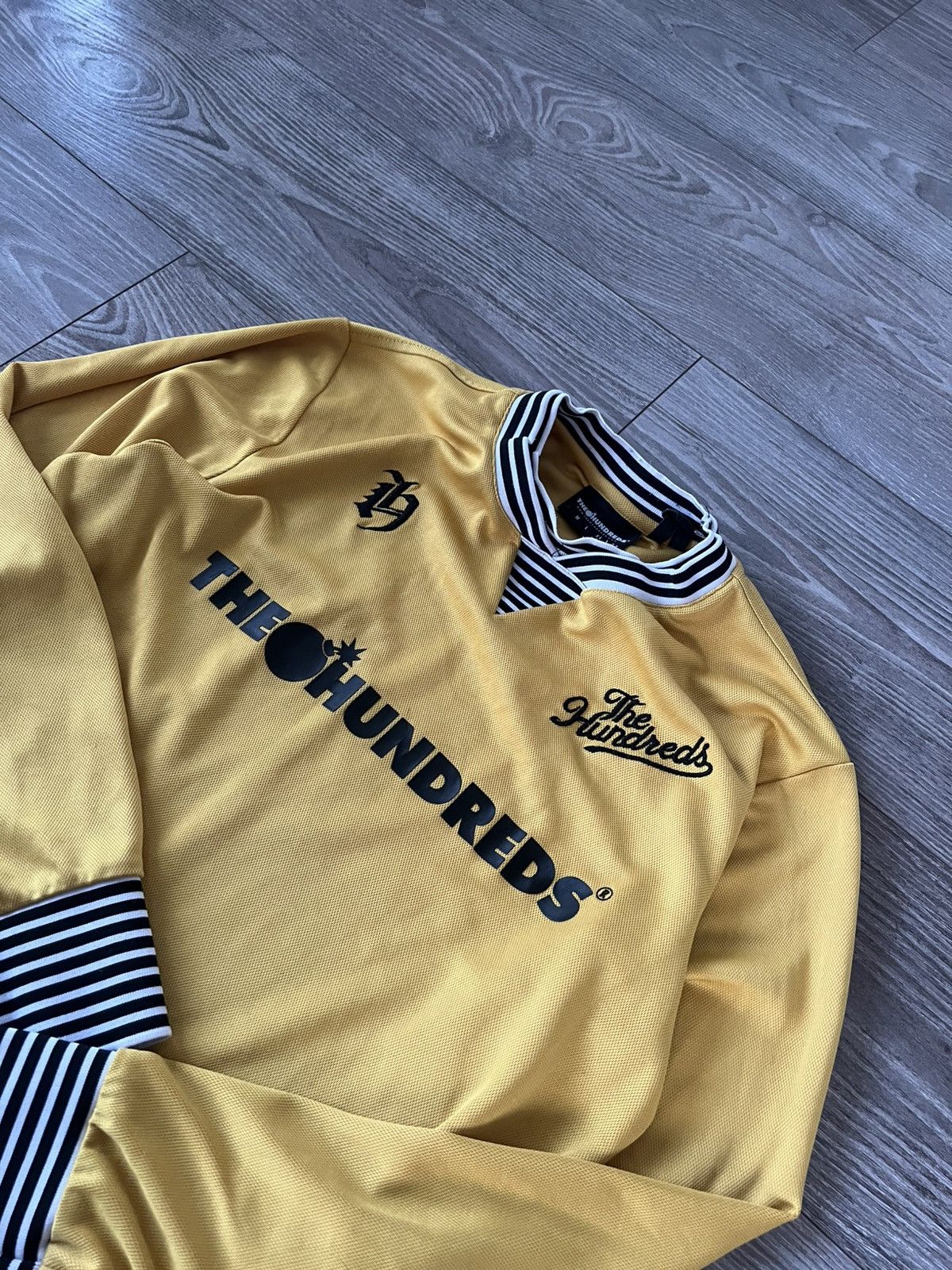 Japanese Brand × The Hundreds ‼️The Hundreds Big Printed Back Logo Jersey Style Tee‼️ Size US S / EU 44-46 / 1 - 2 Thumbnail