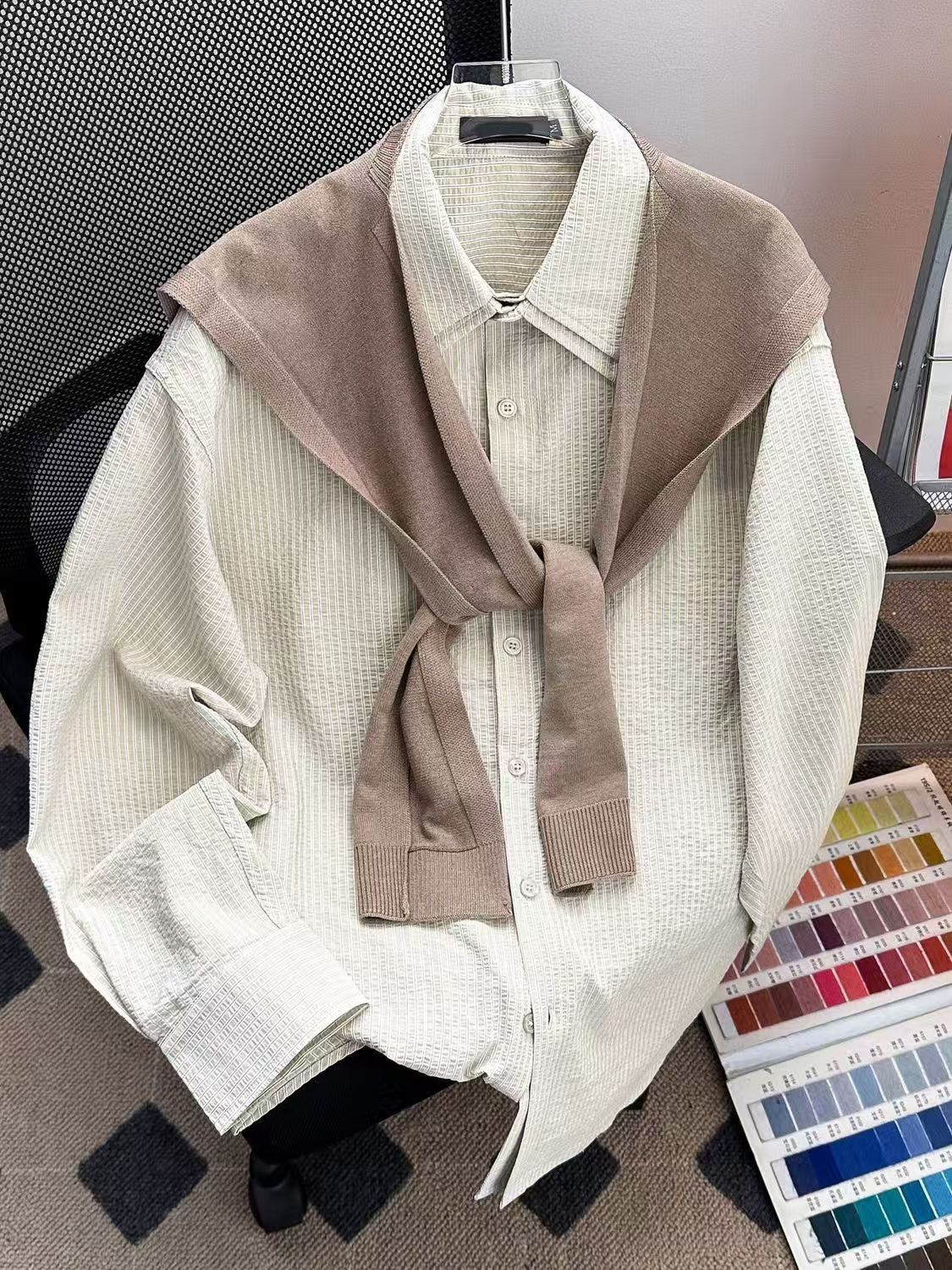 Vintage Fake Two-Piece Knit Shawl Striped Button-Up Size US M / EU 48-50 / 2 - 1 Thumbnail