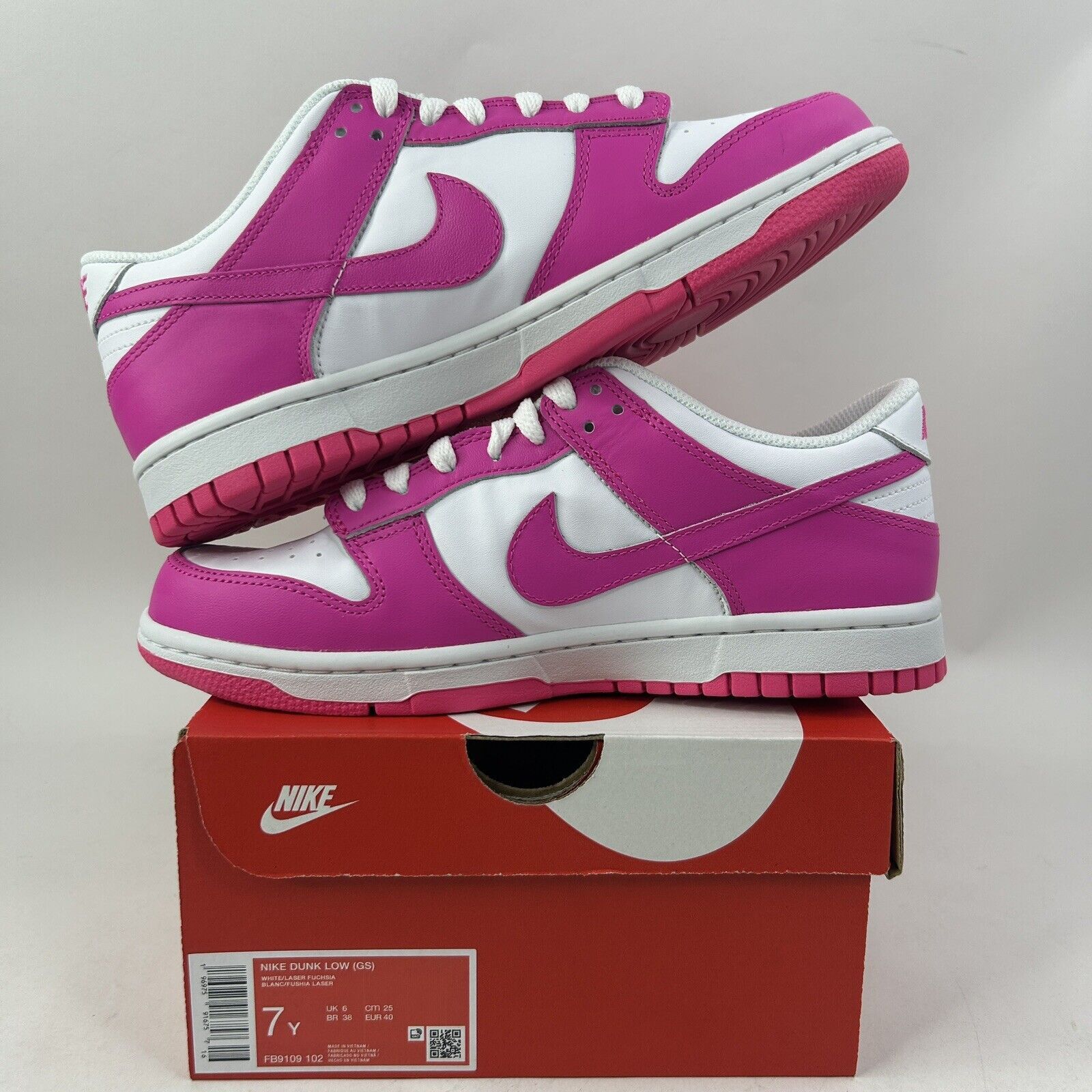 Nike Nike Dunk Low GS “Laser Fuchsia/Barbie” 2024 Size US 8.5 / IT 38.5 - 8 Thumbnail