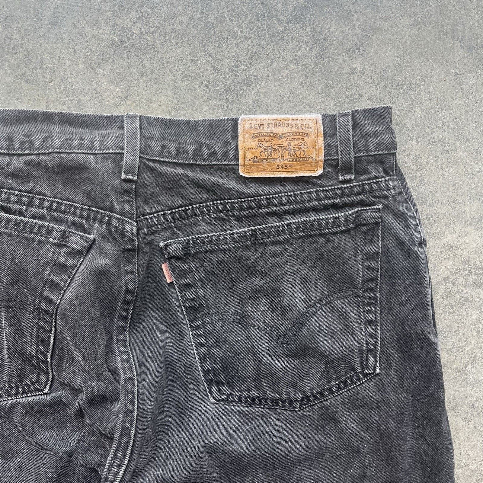 Levi's Vintage Black 90s Levi’s 545 Jeans Mens 36 X 30 Loose Fit We Size US 36 / EU 52 - 2 Thumbnail